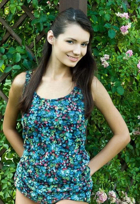 Leila A in Ensaluti for Met-Art by Rylsky - 2 of 16