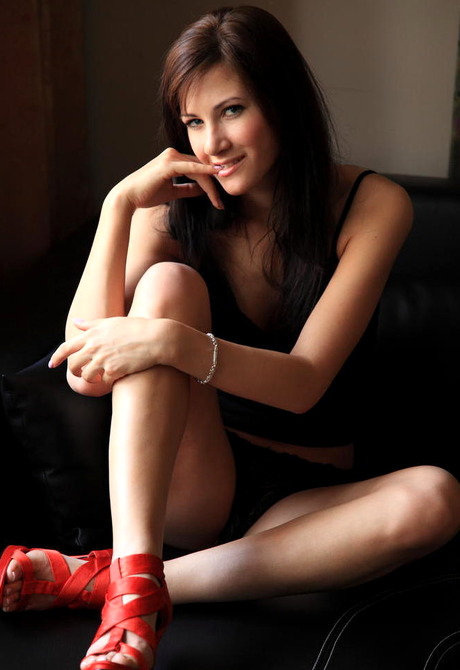 Lauren Crist in Virtuose for Met-Art by Deltagamma - 3 of 16