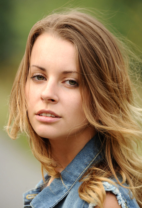 Lucia D in Kurili for Met-Art by Goncharov - 5 of 16