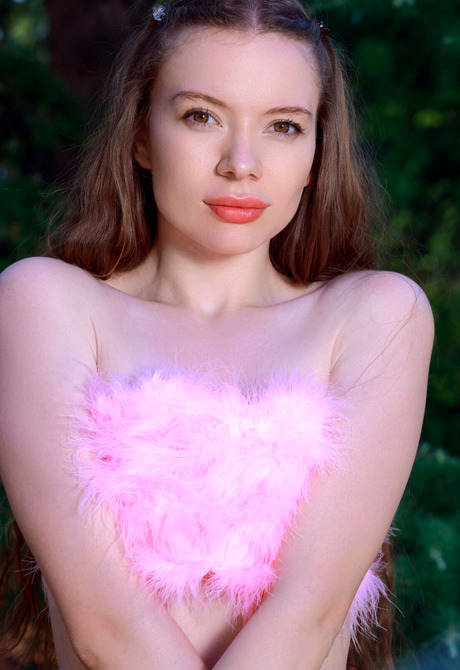 Cute teen poser Dariana teasing in her panties outdoors nude in nature - 4 of 16