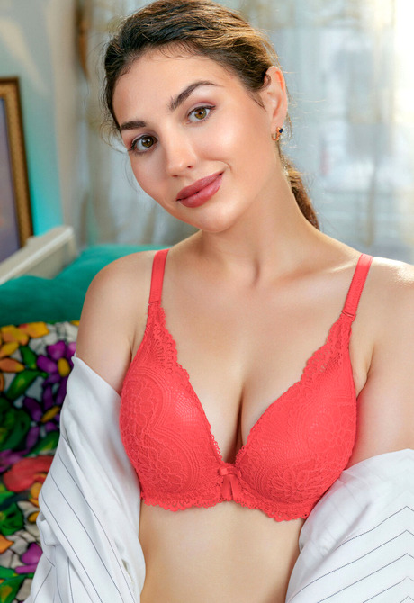 Petite brunette beauty Electra Noir sharing sexy naked body - 3 of 16