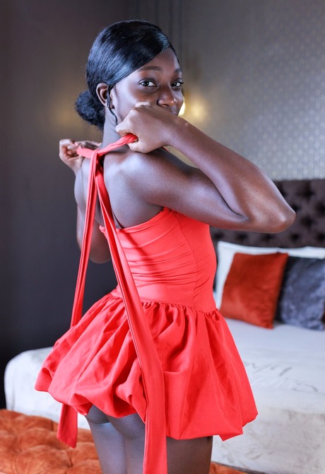 Presenting Naomy Lewis for Met-Art - 6 of 16