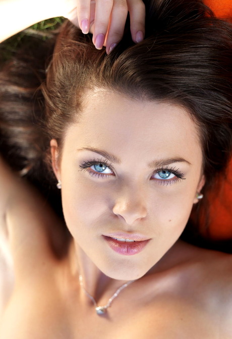 Amelie B in Spande for Met-Art by Leonardo - 8 of 16