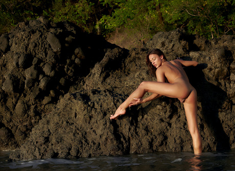 Dominika A in Uitel for Met Art by Erro - 4 of 16