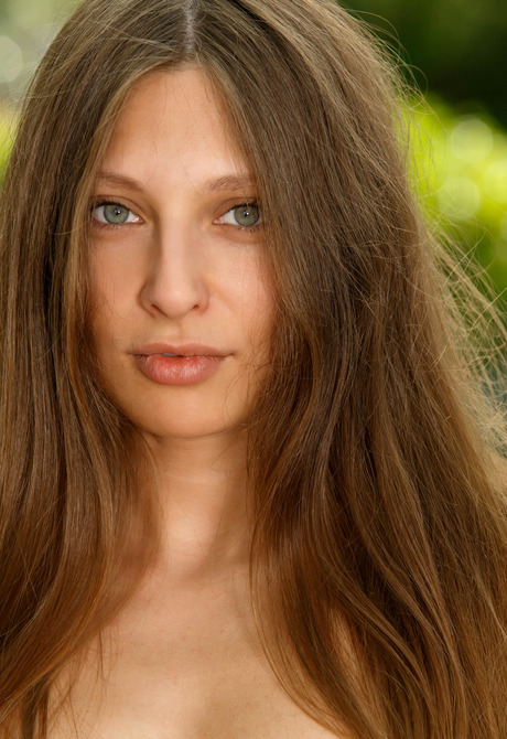 Talia Mint in Simetria for Met-Art by Luca Helios