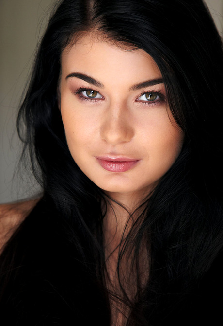 Lucy Li in Tondo for Met-Art by Erro - 15 of 16