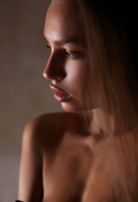 Elin in Mideve for Met-Art by Natasha Schon - 2 of 16