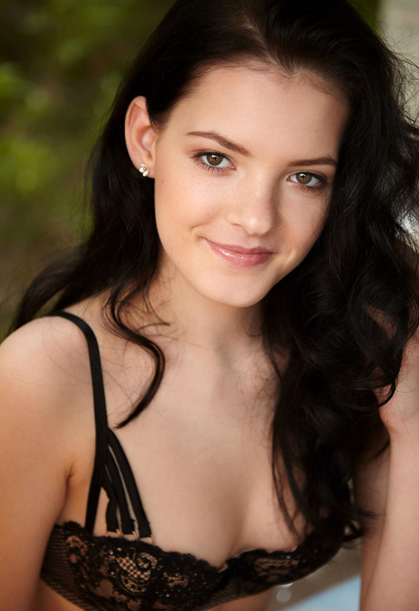 Anie Darling in Telati for Met Art by Erro - 3 of 16