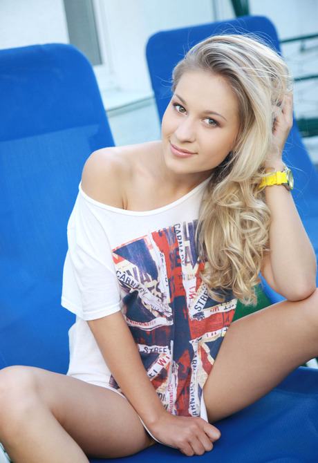 Candice B in Savon for Met-Art by Leonardo - 5 of 16