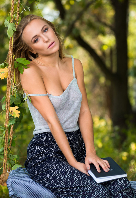 Aislin in Suase for Met-Art by Karl Sirmi - 2 of 12