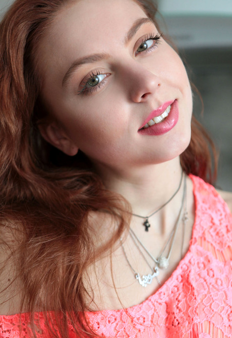 Valery Leche in Pop Of Color for Met-Art by Natasha Schon - 10 of 16