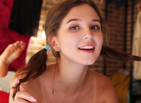 Ava in Quilted for Met-Art by Leonardo - 5 of 16