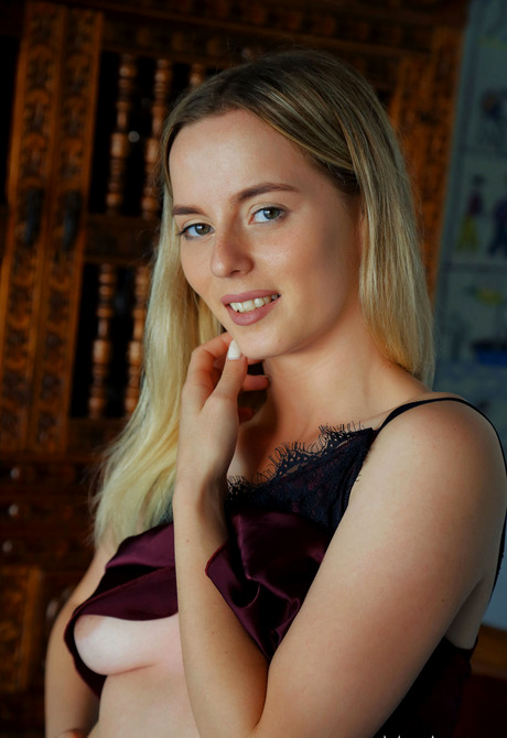 Jillean in Classique for Met Art by Arkisi - 3 of 12