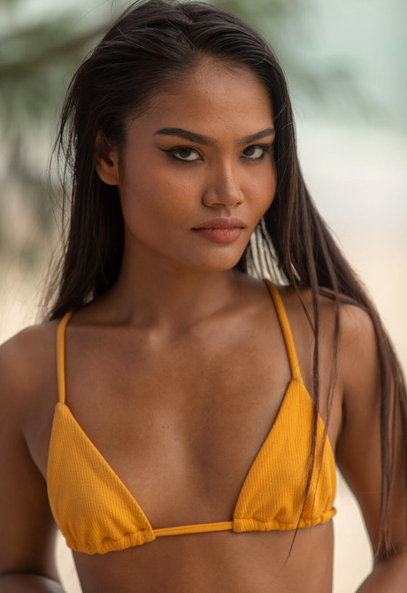 Small tits Thai babe Lukpla peeling off bikini and sharing skinny body on beach - 3 of 16