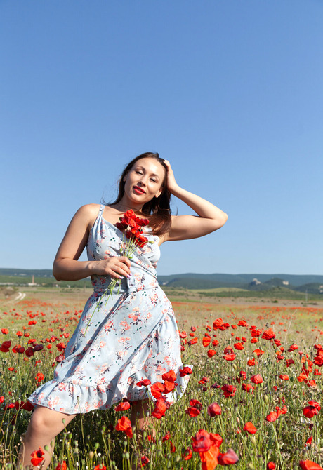 Sumiko in Poppy Field for Met-Art