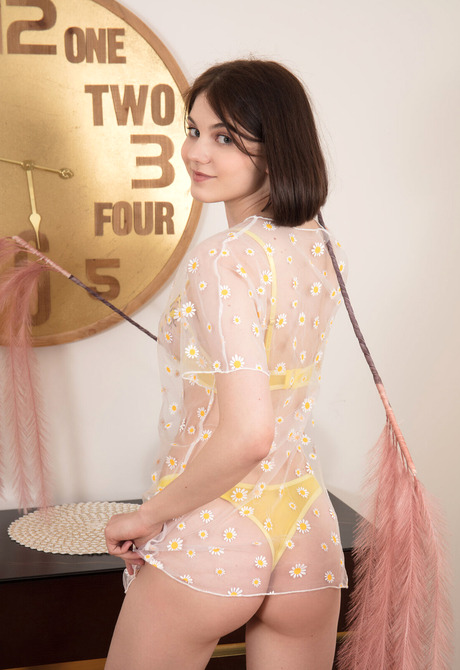 Sara Celeste in Daisy Darling for Met-Art - 2 of 16