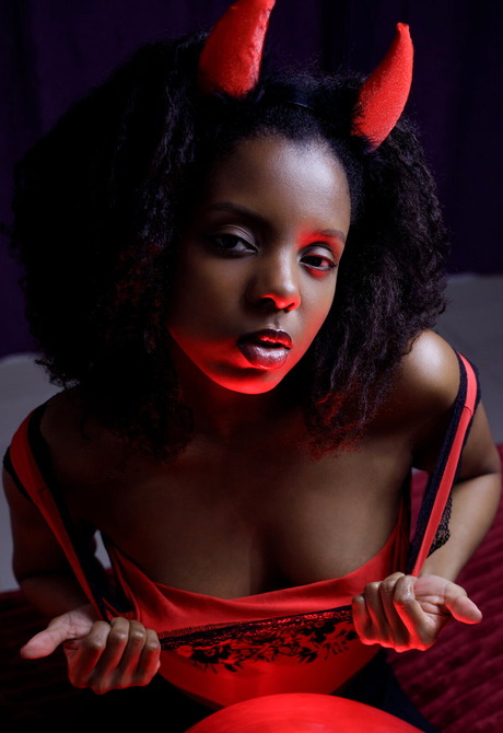 Sukki T in Haunting Desire for Met-Art - 2 of 16