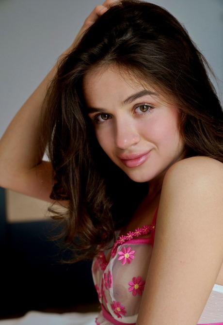 Petite erotic girl Beverly Nash teasing nude in bedroom - 5 of 16