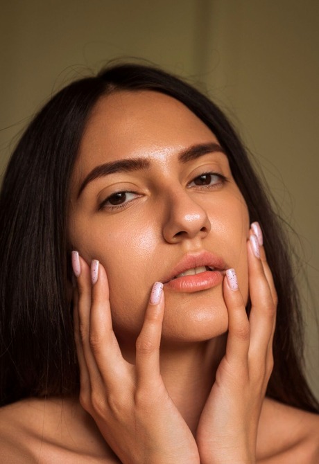 Naked babe Cira Nerri teasing in panties in erotic photos - 16 of 16