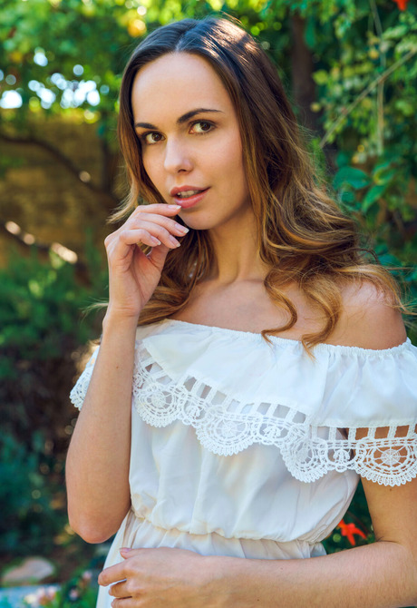 Brunette babe Nasita peeling off panties and exposing flawless figure outdoors - 2 of 16