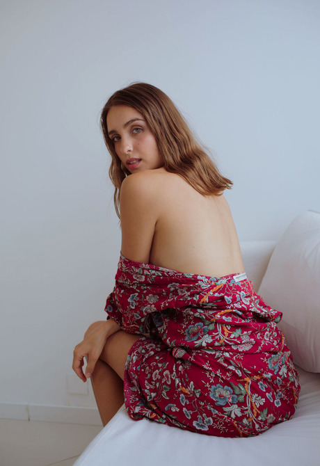 Captivating erotic nude model Yessika exposing natural figure - 2 of 16