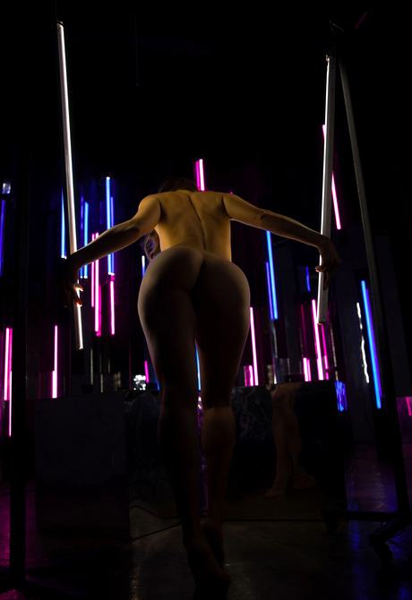 Fit babe Mary Rock teasing and flaunting perfect ass in softcore art nudes - 10 of 16