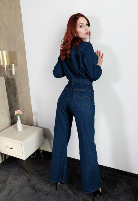 Leya Desantis in Illicit Desires for Met-Art - 3 of 16