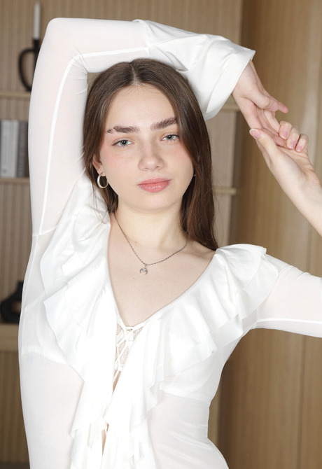 Presenting Ula Salia for Met-Art - 2 of 16