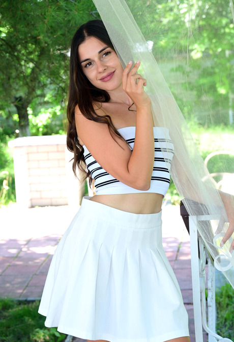 Alina in Breezy Day for Met-Art - 1 of 16