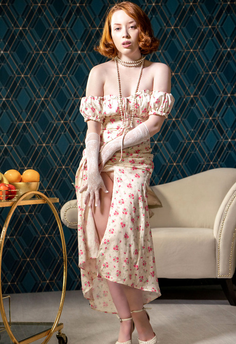 Glamorous redhead beauty Lottie Magne flaunting petite nude figure - 2 of 16