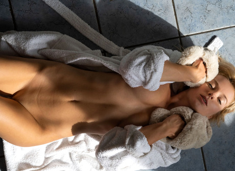 Stunning erotic babe Lily Fleur posing in artistic nudes in kitchen - 8 of 16