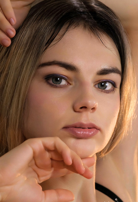 Francesca Rose in Sitting Room for Met-Art by Albert Varin - 2 of 16