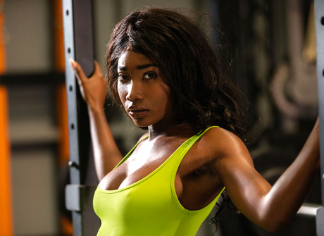 Fit ebony model Mimi Desuka getting naked in the gym - 8 of 16