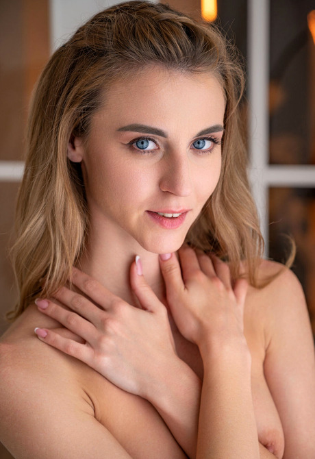 Slender teen beauty Liana Luck showing perfect naked body - 15 of 16