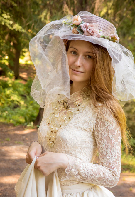 Erotic nude model Katty Muss showing perky breasts in nature - 3 of 16