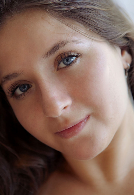 Brunette babe with small tits Aurora Fox spreads legs to reveal shaved pussy - 10 of 16