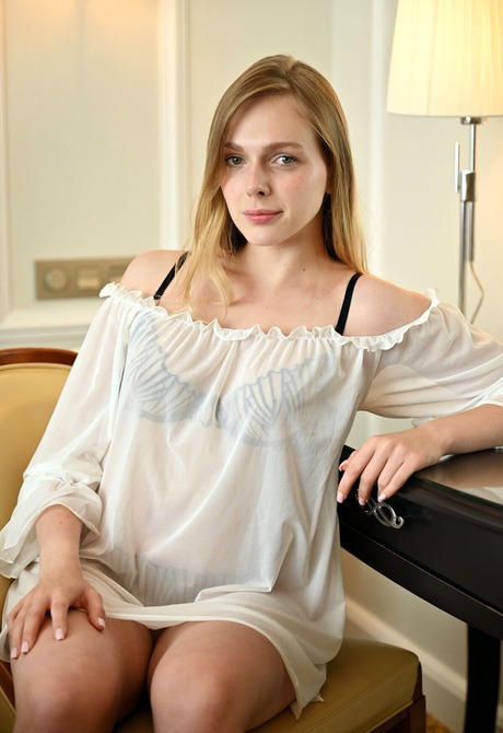 Arisha Mills in Innocent Intentions for Met-Art - 1 of 16