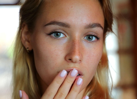 Tight blonde beauty Kelly Collins showing perfect naked body - 5 of 16