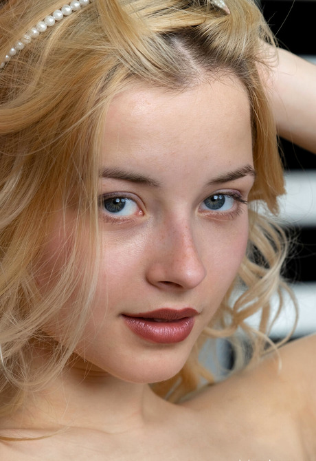 Bianca Bell in A Romantic for Met-Art by Albert Varin - 15 of 16