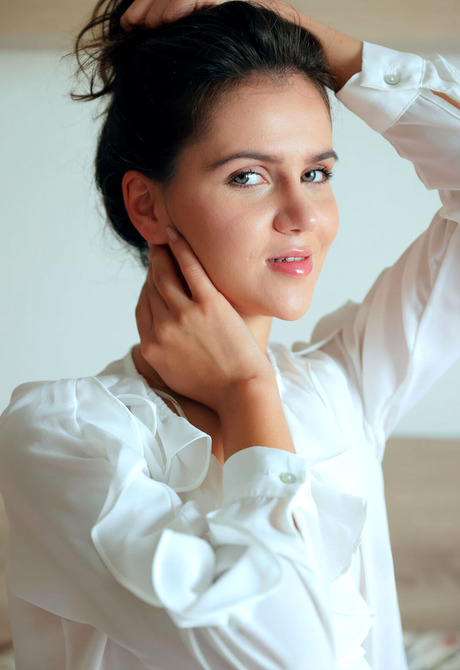 Vanessa Shy makes you fall in love with her feet and shaved pussy during teasing session - 4 of 16