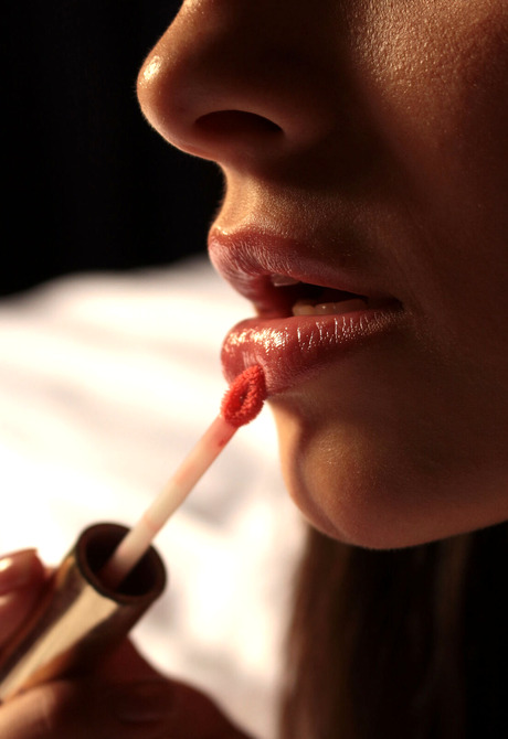 Exquisite erotic model Olivia Linz teasing in lingerie in sensual art nudes - 4 of 16